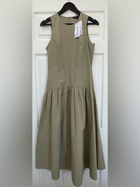 Sleeveless Olive Maxi Dress with Gathered Skirt Size M